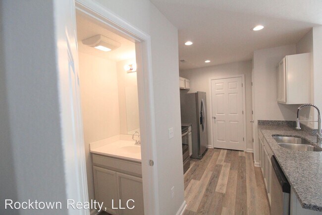 Building Photo - 3 br, 2.5 bath House - 3035 Locust Grove