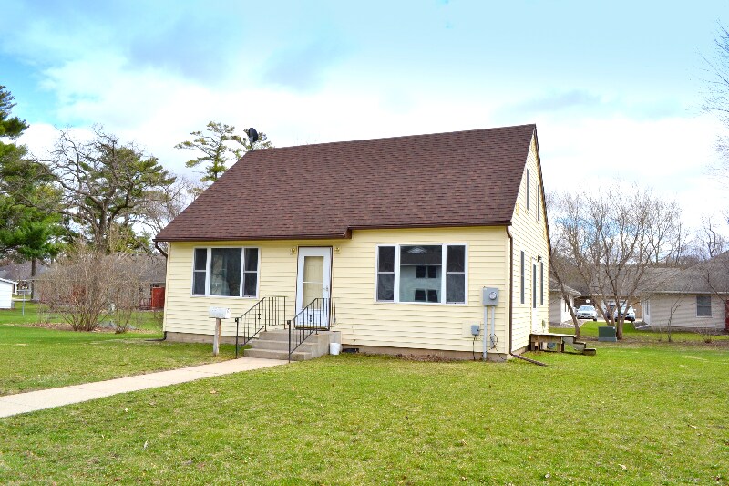 Primary Photo - 605 Iowa Ave