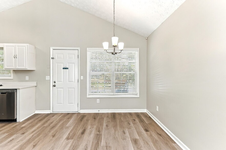 Building Photo - 5539 Princeton Oaks Ln
