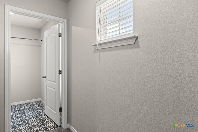 Building Photo - 2233 Chia Ct