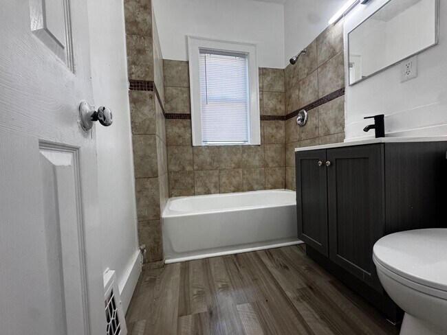 Building Photo - 395 E 152nd St