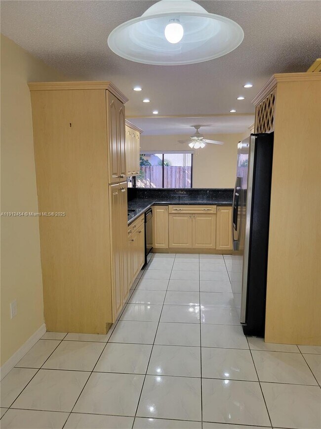 Building Photo - 2750 N 34th Ave