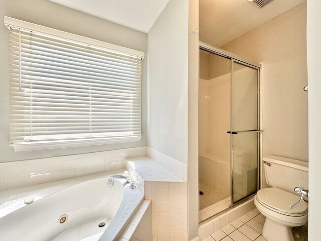 Building Photo - 5208 Autumn Woods Dr