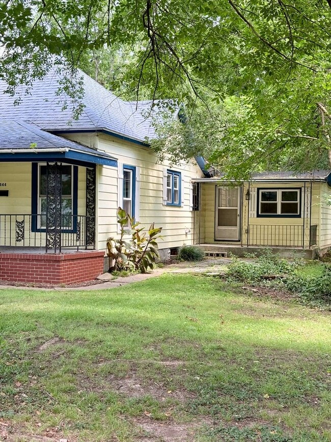 Building Photo - 1444 N Sherman Ave