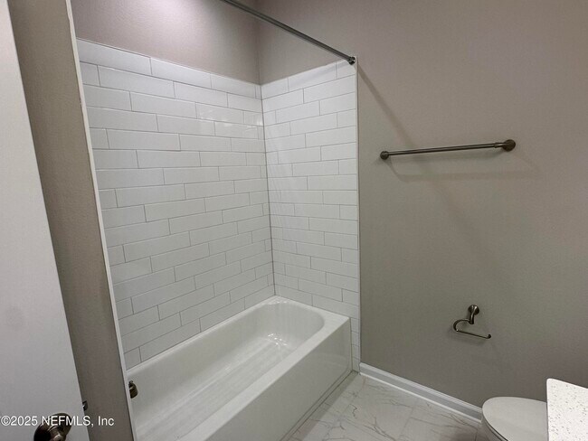 Building Photo - 609 Cherry Elm Dr