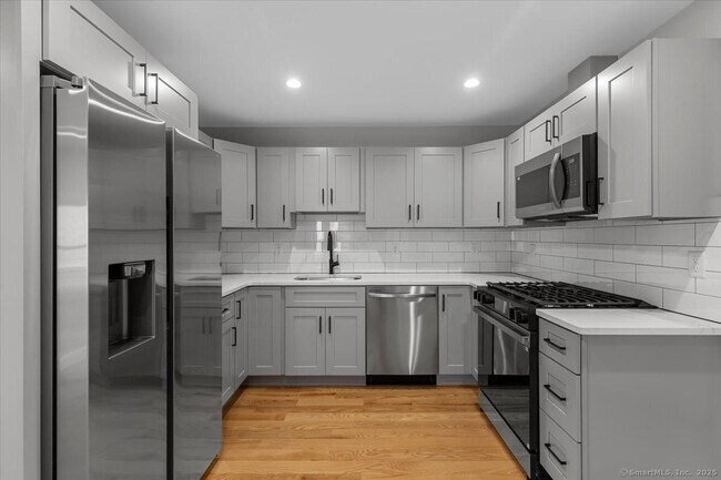 Primary Photo - 36 Maple St