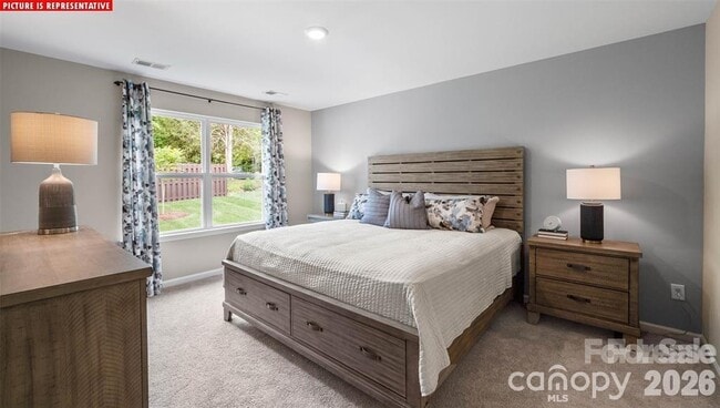 Building Photo - 1700 Vanderlyn St