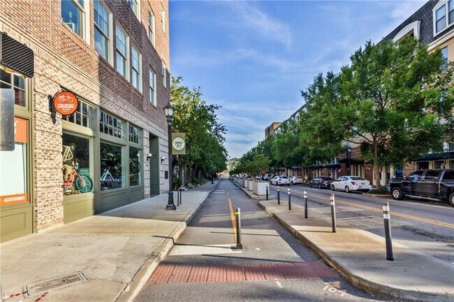 Building Photo - 470 Hamilton St SE