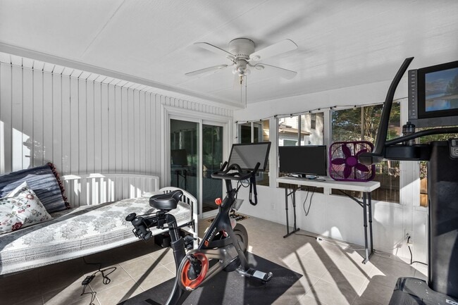 Building Photo - 4 Bedroom Home in Virginia Beach
