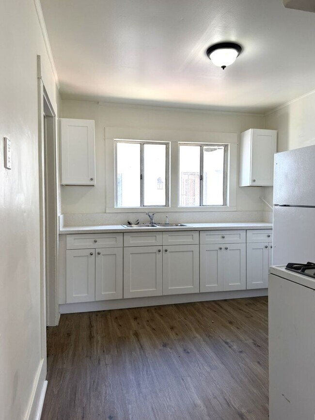 Building Photo - 469