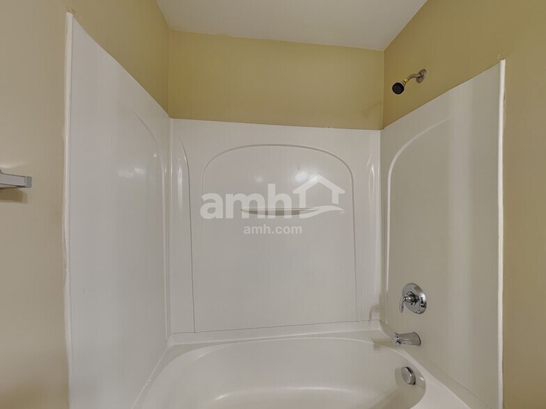 Building Photo - 228 Pearson Pl