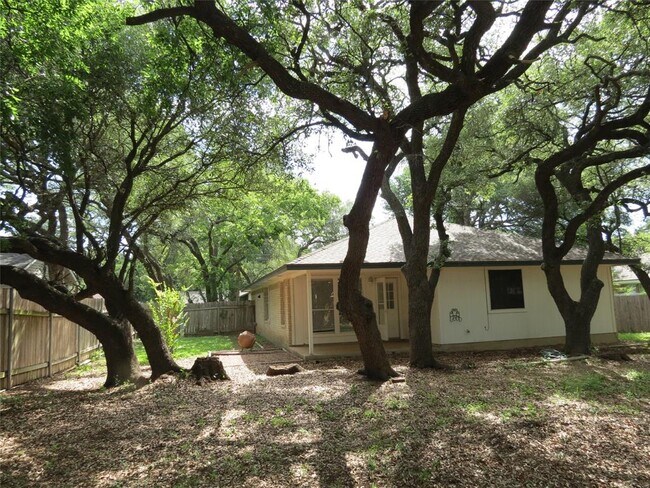 Building Photo - 1503 Serene Oaks Dr