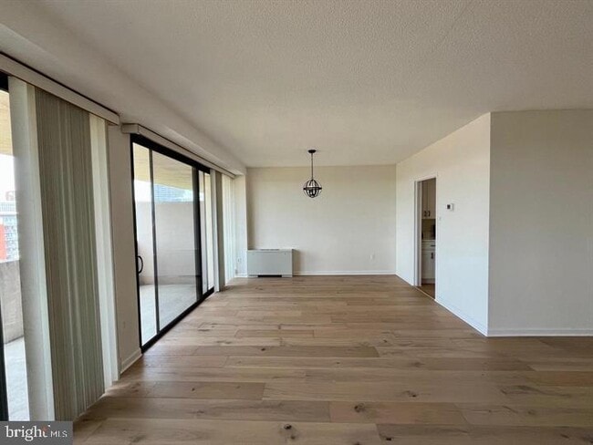 Building Photo - 4141 Henderson Rd