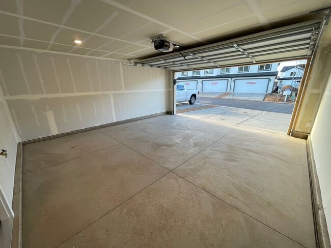 Building Photo - Brand New 3-Bed/2.5 Bath Town Home