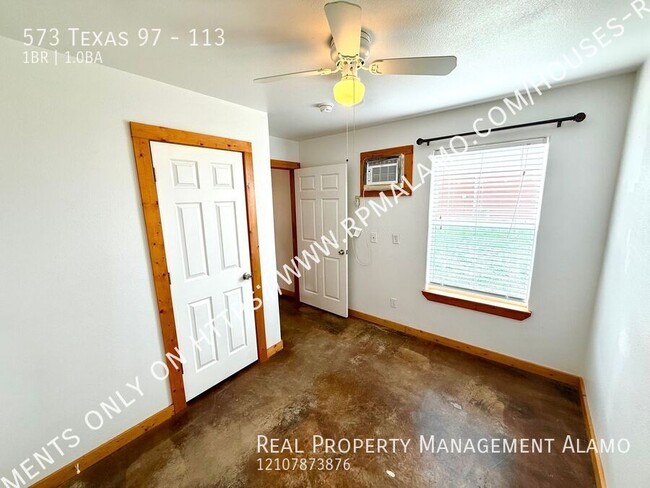 Building Photo - 573 TX-97