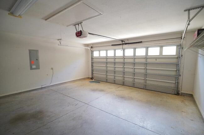 Building Photo - 9329 Tuscany Dr