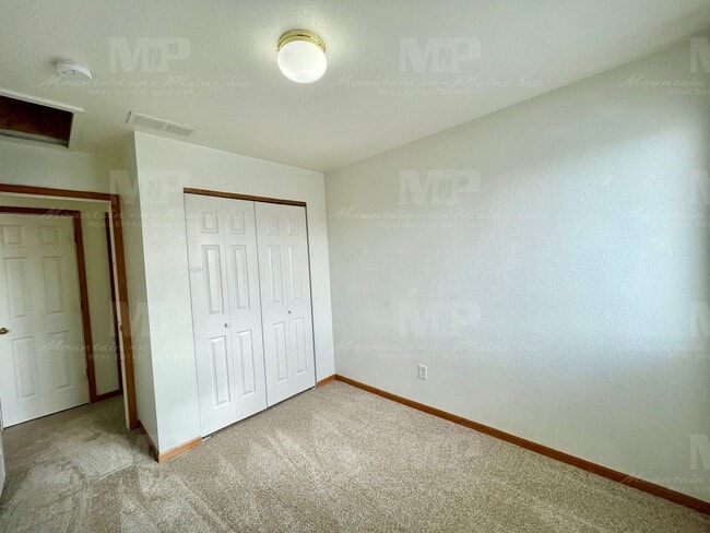 Building Photo - 3380 Saratoga St