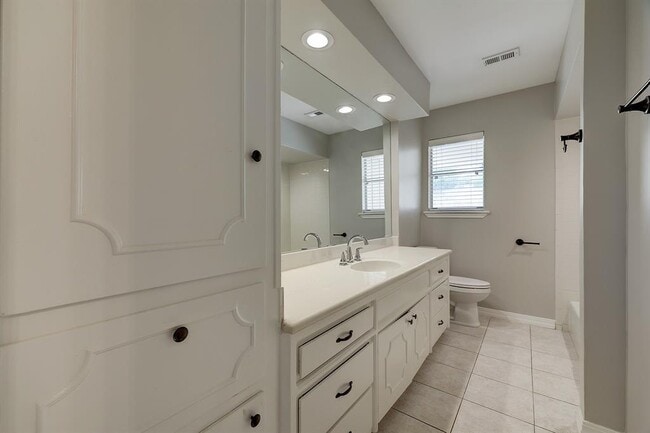 Building Photo - 2518 Talina Way