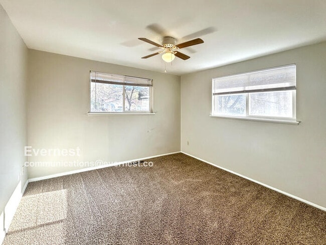 Building Photo - 2507 Flintridge Dr