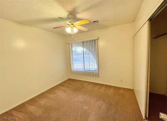 Building Photo - 6225 Vista Verde N