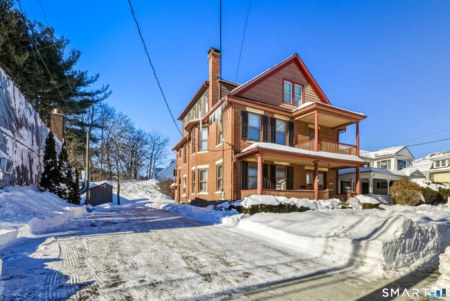 Building Photo - 87 Migeon Ave