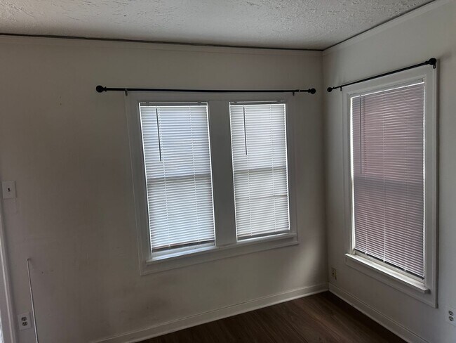 Building Photo - 119-121 Flower St