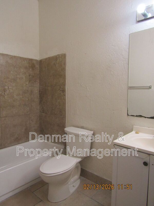 Building Photo - 7109 N 68th Dr