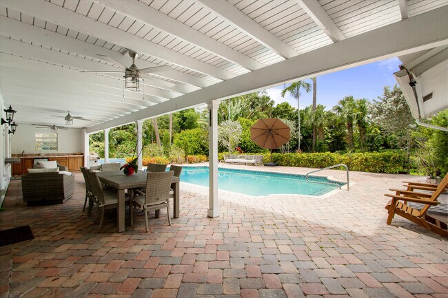 Building Photo - 12327 Quercus Ln