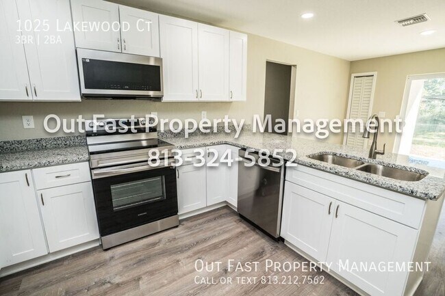 Building Photo - 1025 Lakewood Ct