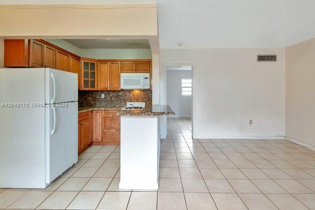 Building Photo - 1280 W 54th St