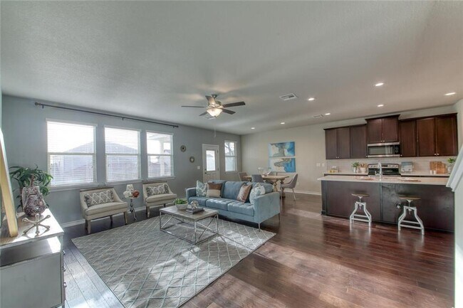 Building Photo - 173 Flexus Ln