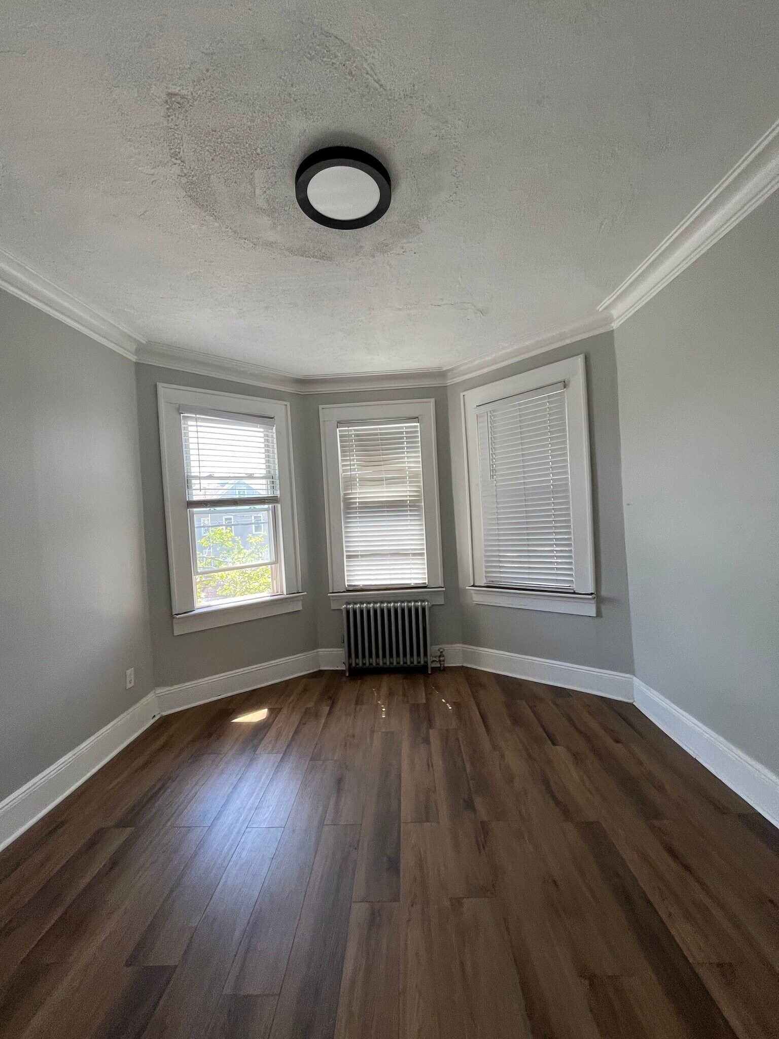 Building Photo - 84 Winfield Ave