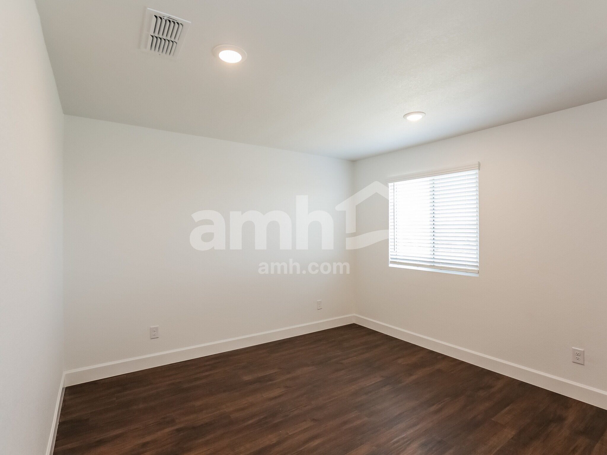 Building Photo - 8863 N 171st Dr