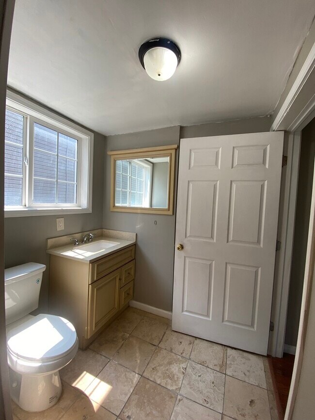Building Photo - Gorgeous 3/4 bedroom 3 bath house for rent!