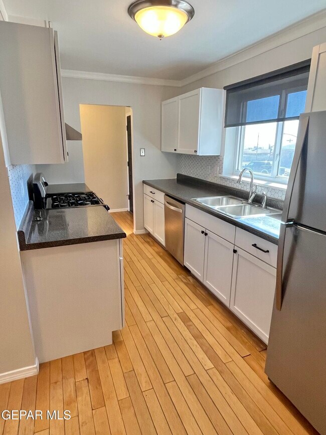 Building Photo - 3315 Capella Ave