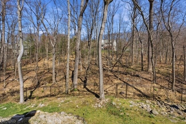 Building Photo - 11 Rosewood Ln