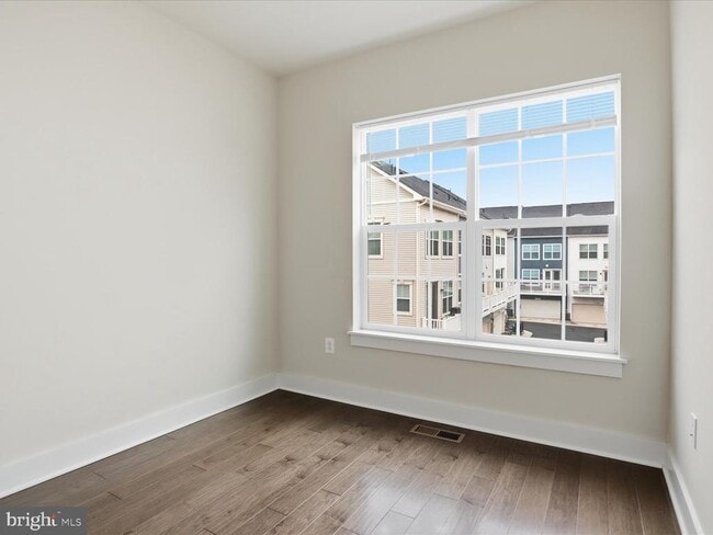 Building Photo - 5266 Ridgeview Retreat Dr