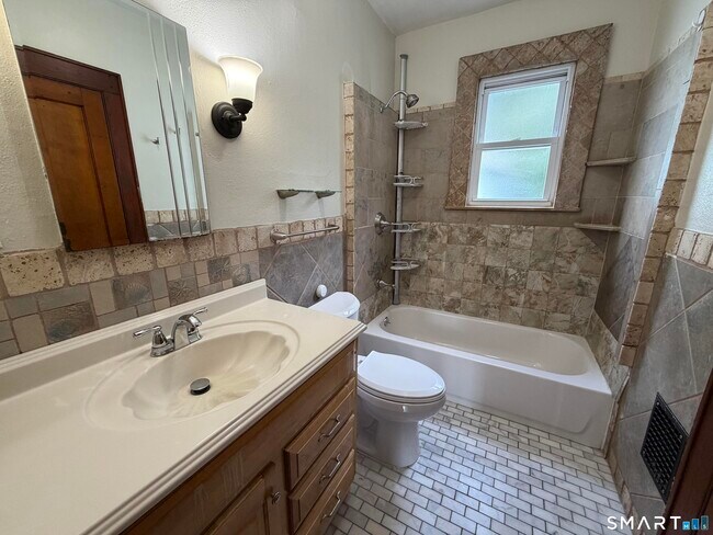 Building Photo - 306 Judson Pl