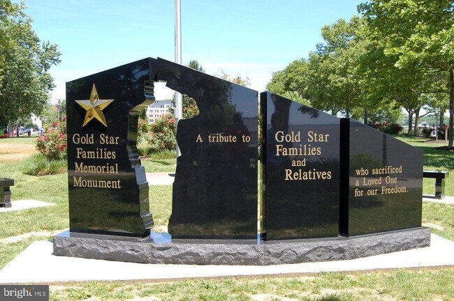 Building Photo - 421 Concord St