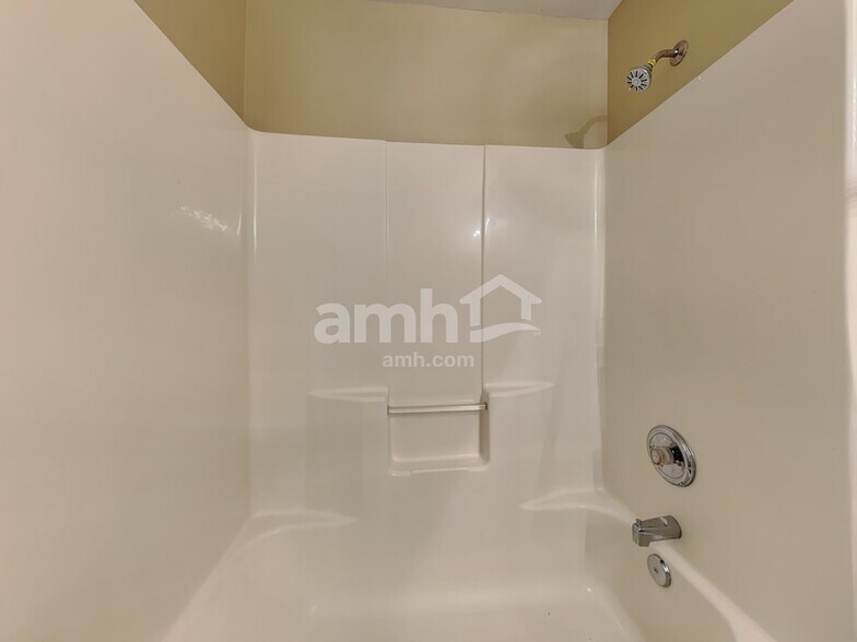 Building Photo - 116 Golden Valley Dr