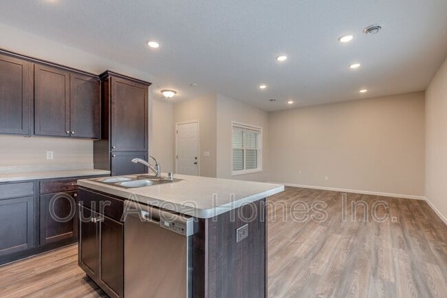 Building Photo - 6773 Gingham Ct