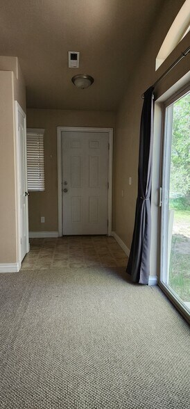 Building Photo - 224 E 1500 S