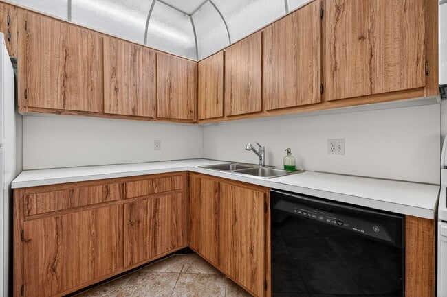 Building Photo - 100 Ocean Trail Way