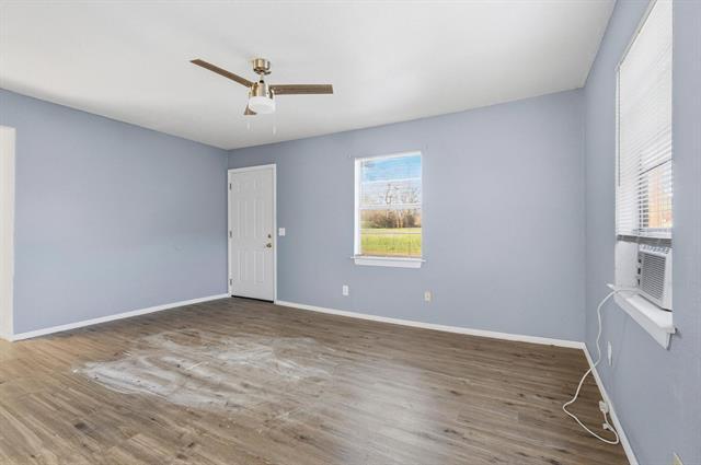 Building Photo - 916 8th St NW