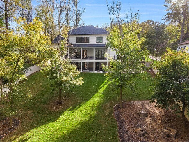 Building Photo - 7002 River Oaks Dr