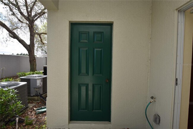 Building Photo - 10832 Savannah Wood Ct