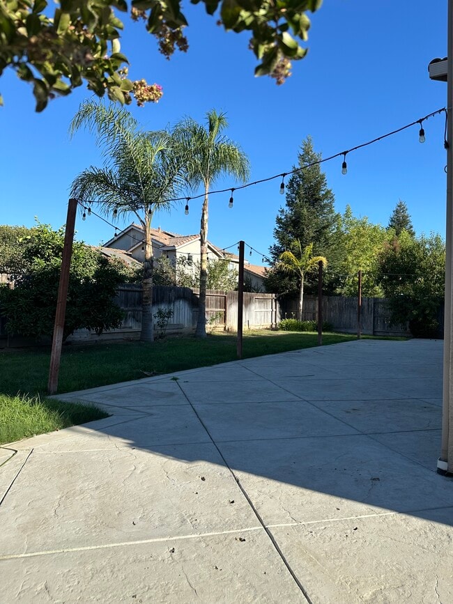 Building Photo - 11374 Mission Hills Terrace