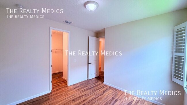 Building Photo - 1102 Victoria Hills Dr S