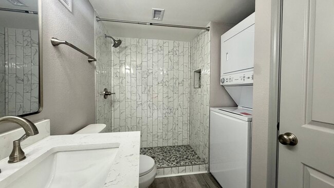 Building Photo - 1311 Antoine Dr