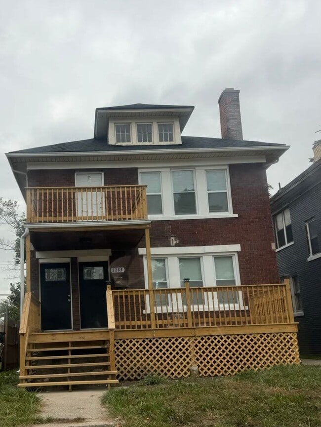 Building Photo - 3268 Clairmount Ave